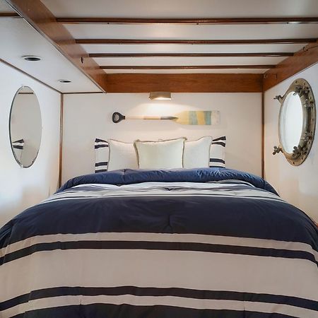 The Covington Houseboat Bed and Breakfast Saint Paul Exterior foto