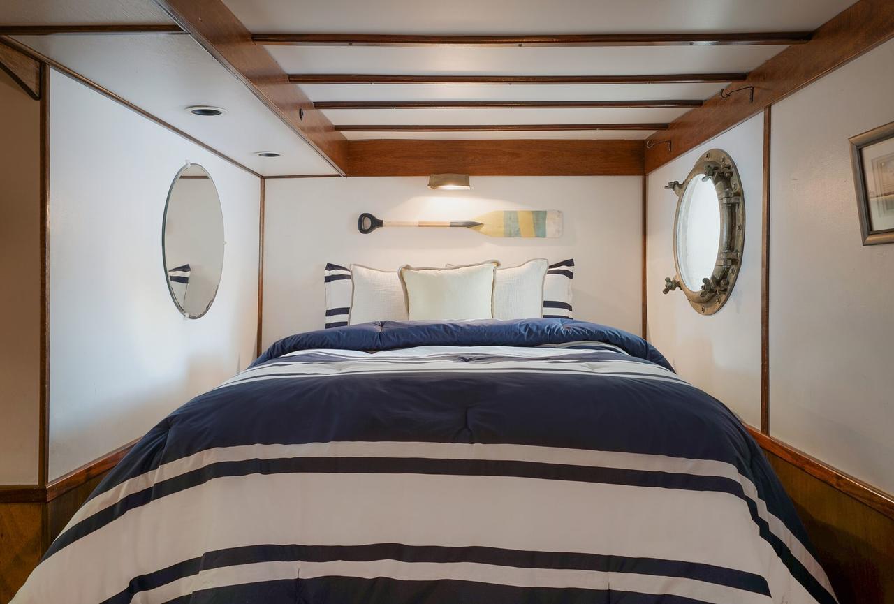 The Covington Houseboat Bed and Breakfast Saint Paul Exterior foto