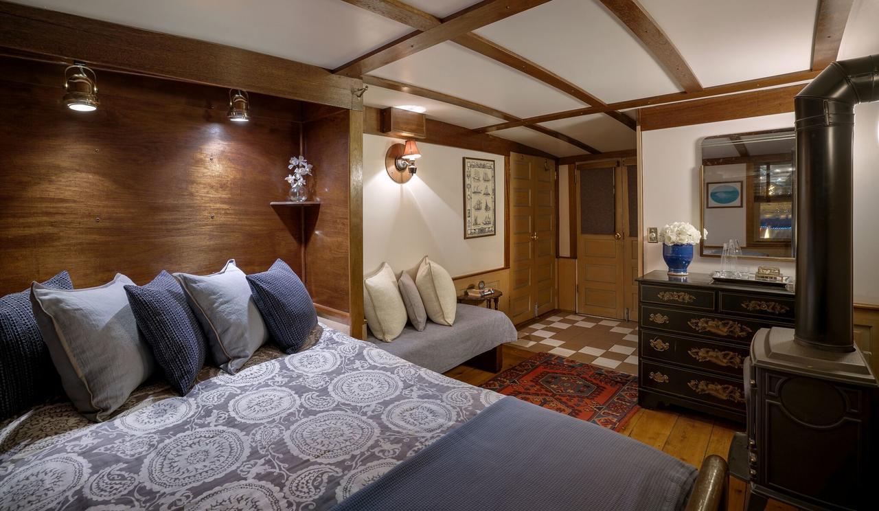 The Covington Houseboat Bed and Breakfast Saint Paul Exterior foto