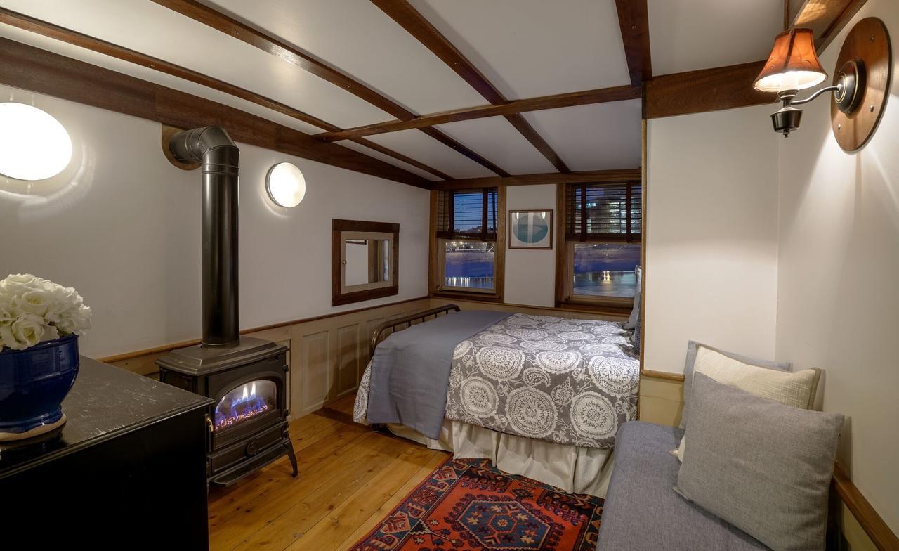 The Covington Houseboat Bed and Breakfast Saint Paul Exterior foto